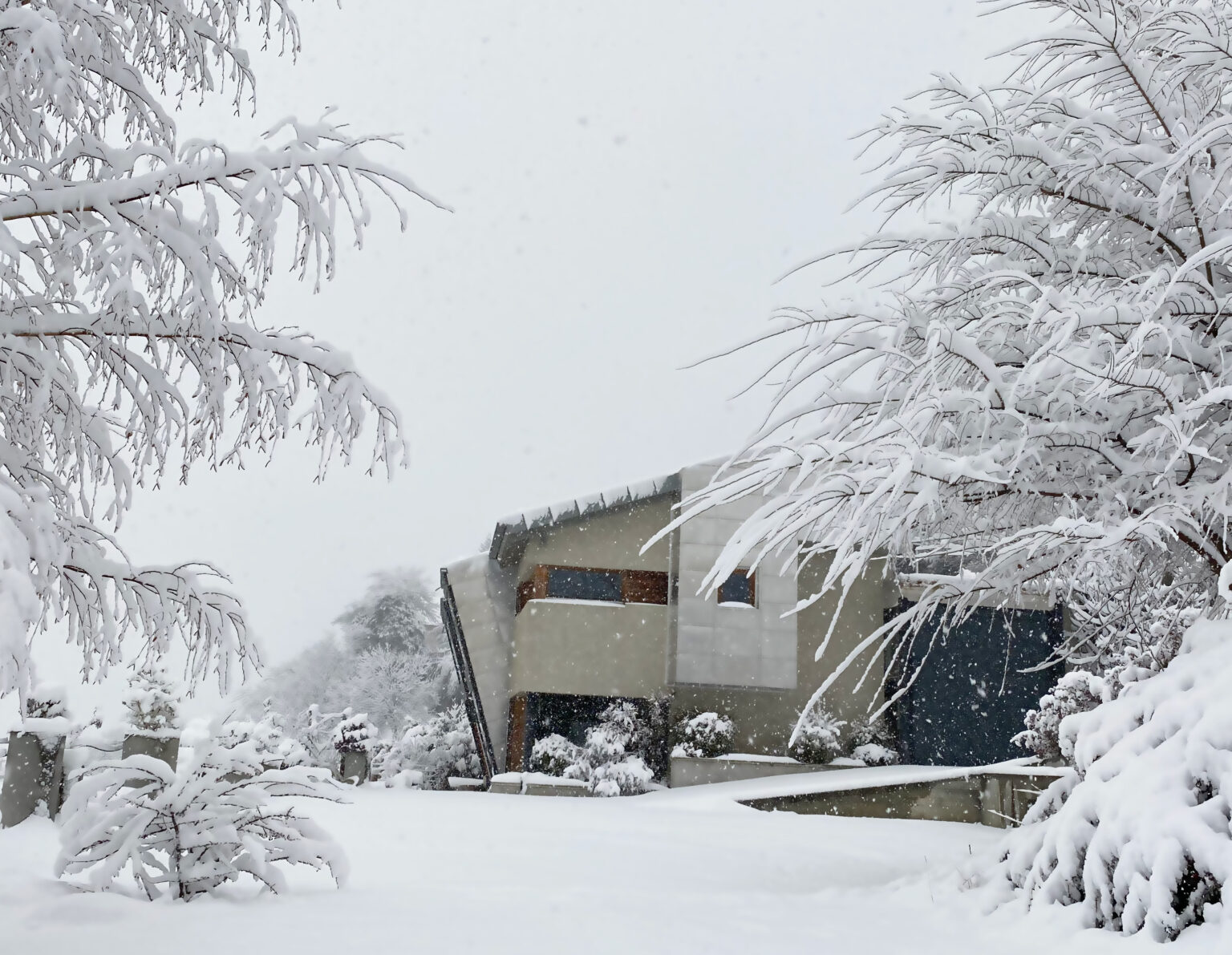 Studio odontoiatrico con neve